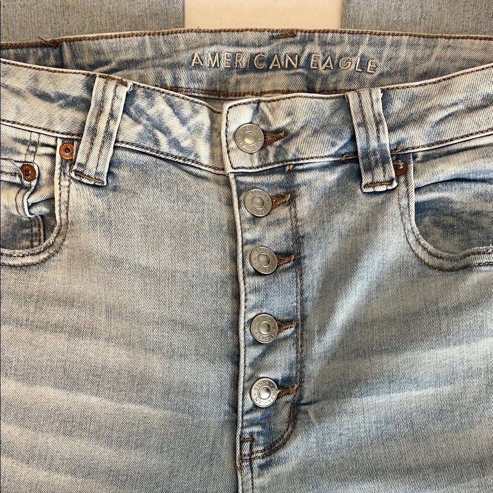 AE Light Wash Jeans - Picture 2 of 6